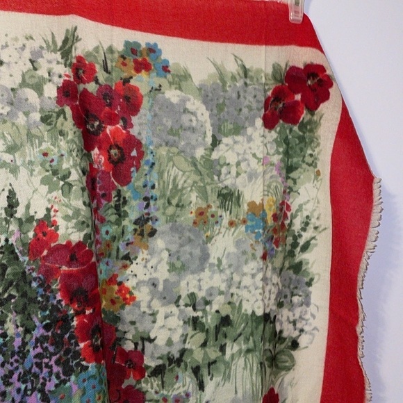 Vivienne Vintage Raw Edge Floral Square Scarf - Picture 13 of 16